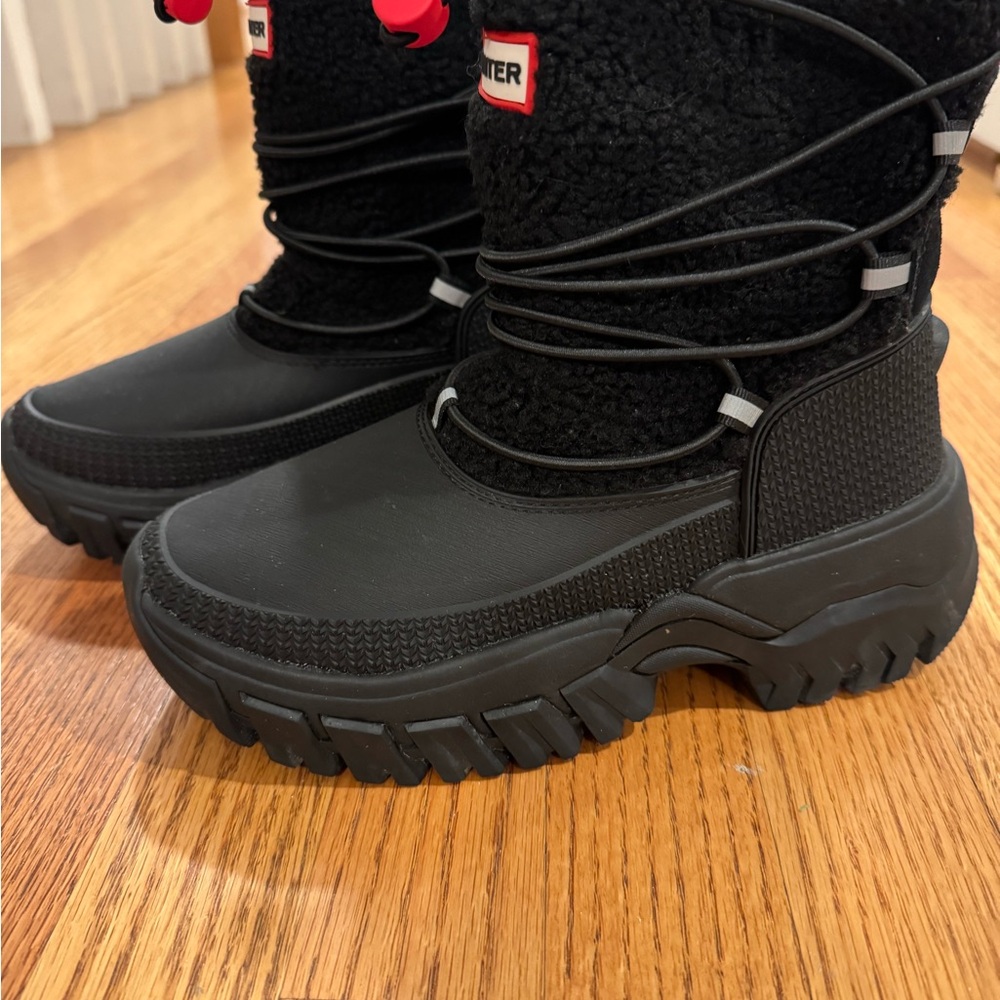 Hunter Wanderer Insulated Vegan Shearling  Short Snow Boots